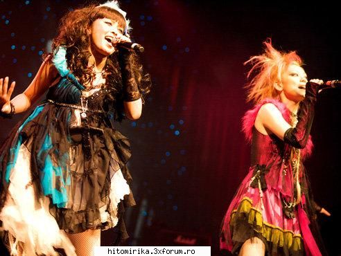 :rotfl: 

cat de simpatice sunt in poza asta :limba:  :nebun: concerts in usa